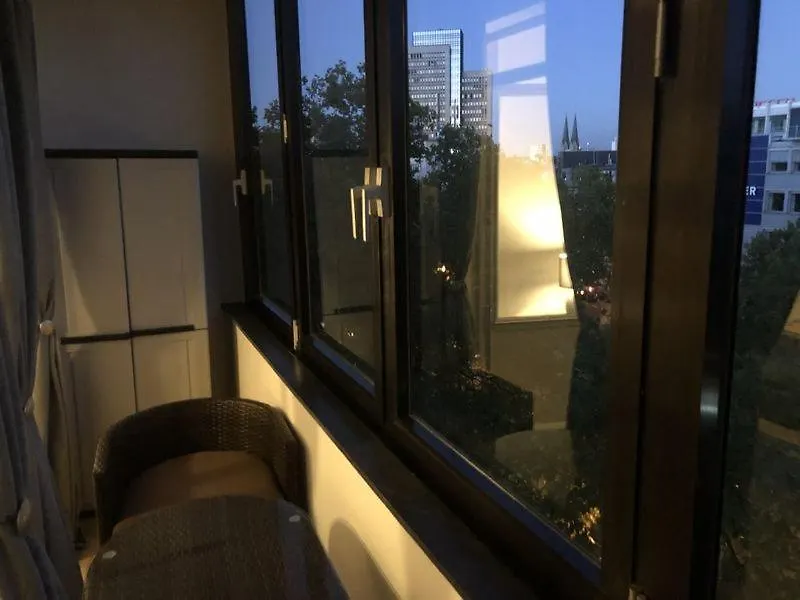 City Apartment In Der Nahe Von Der Konigsallee Dusseldorf Germany