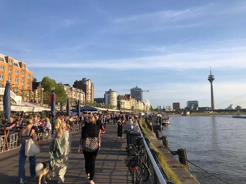 City Apartment In Der Nahe Von Der Konigsallee Dusseldorf