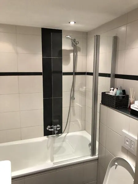 City Apartment In Der Nahe Von Der Konigsallee Dusseldorf