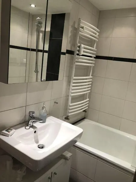 City Apartment In Der Nahe Von Der Konigsallee Dusseldorf